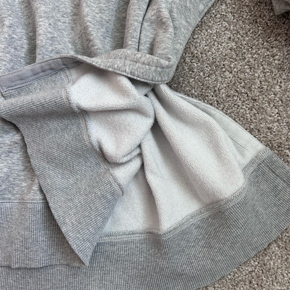 Women’s Aerie Gray And Cozy Long Sleeve Loose Fitted Crewneck Top Size Small - Picture 3 of 6